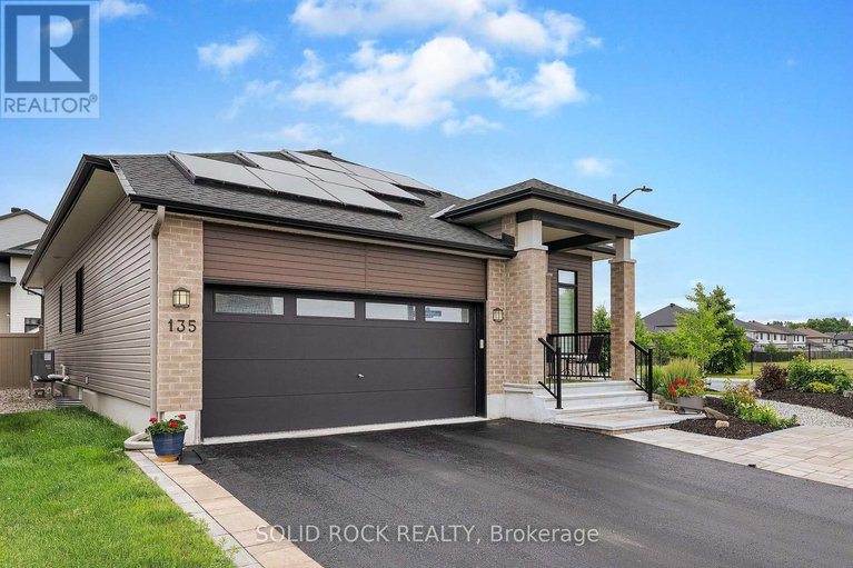28585718/135-pathfinder-way/riverside-southgloucester-glen/ottawa/ontario/K1X0C9_2