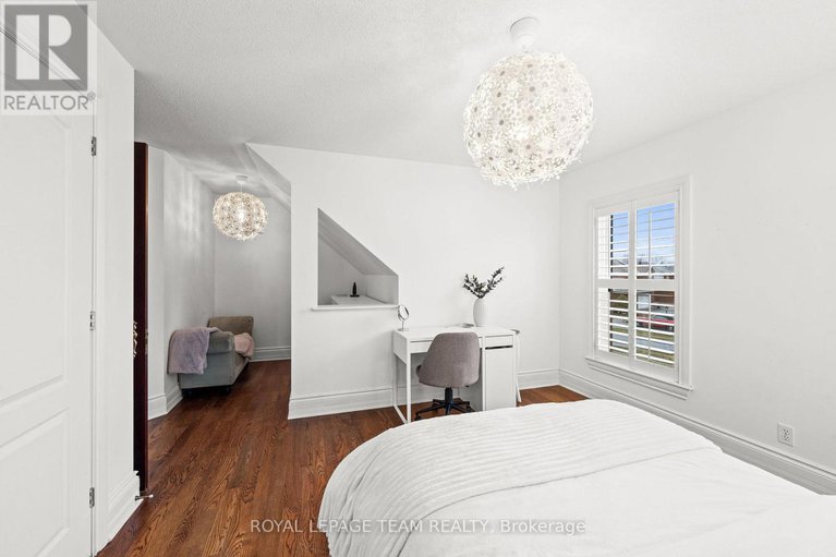 28461194/17-craigmohr-court/craig-henrywoodvale/ottawa/ontario/K2G4P9_33