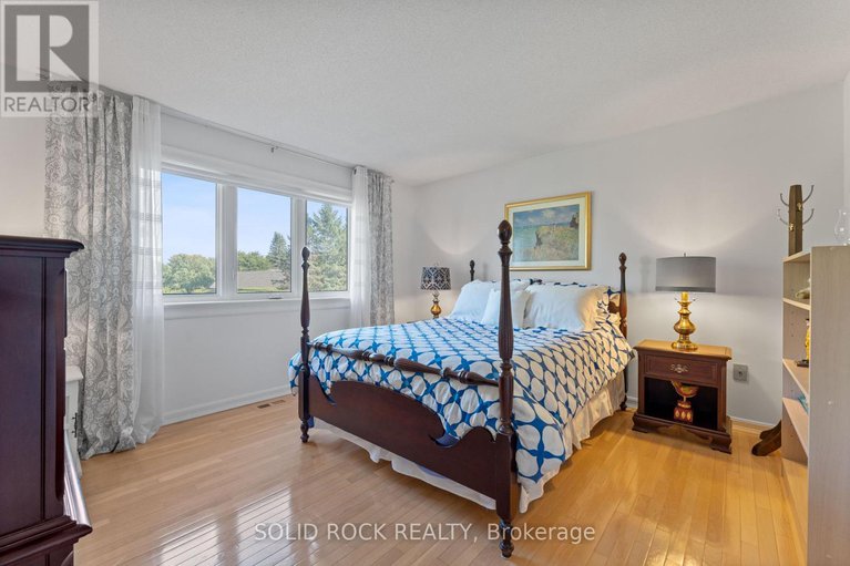 28931406/5569-whitewood-avenue/manotick-village-manotick-estates/ottawa/ontario/K4M1E1_31