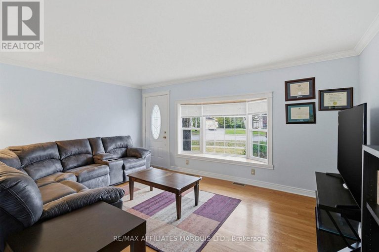 29603984/36-maple-street/ingleside/south-stormont/ontario/K0C1P0_11