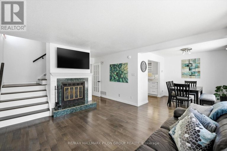 29407130/284-mceachern-crescent/bilberry-creekqueenswood-heights/ottawa/ontario/K1E3K3_9