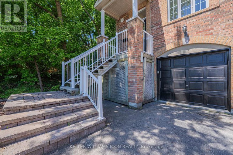 28382446/1309-meadowlands-drive-e/city-viewskylinefisher-heightsparkwood-hills/ottawa/ontario/K2E7B3_2