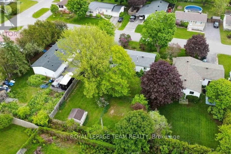 29543006/307-dodson-street/kemptville/north-grenville/ontario/K0G1J0_31