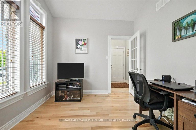 28557335/128-topaze-crescent/town-of-rockland/clarence-rockland/ontario/K4K0E3_17