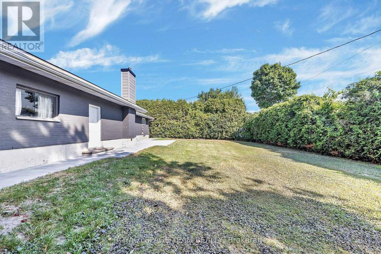 29103093/12-largo-crescent/meadowlandscrestview/ottawa/ontario/K2G3C7_39