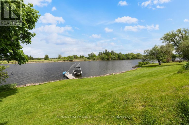 28377545/1-rideau-glen-drive/rideau-heightsashdalerideau-glen/ottawa/ontario/K2C3H1_47