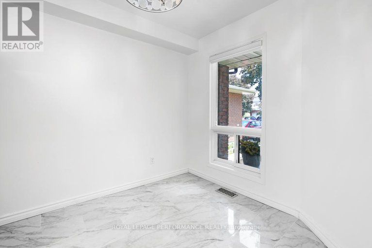 28746002/1416-caravel-crescent/bilberry-creekqueenswood-heights/ottawa/ontario/K1E3X4_11