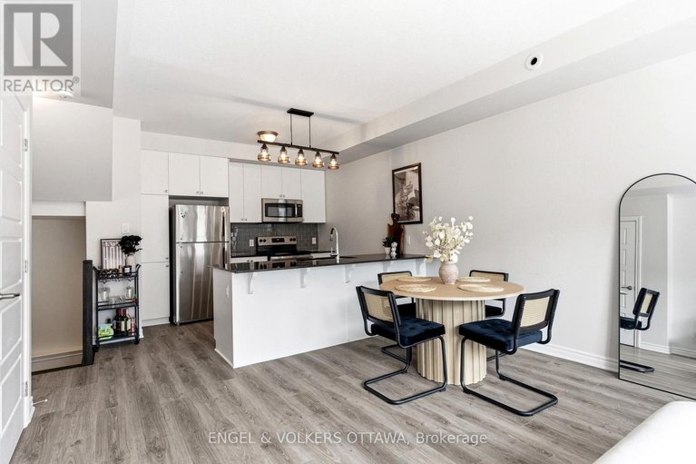 29519858/808-kiniw-private/cfb-rockcliffe-and-area/ottawa/ontario/K1K5A4_6