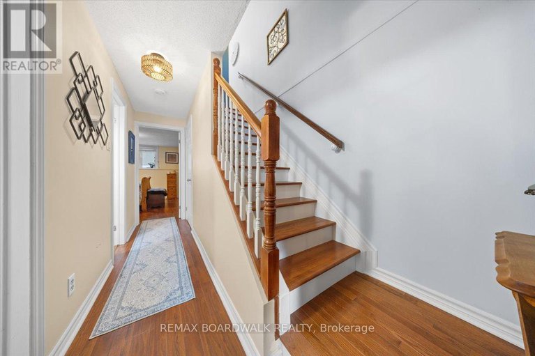 29344607/a-6623-bilberry-drive/convent-glen-north/ottawa/ontario/K1C4N5_19