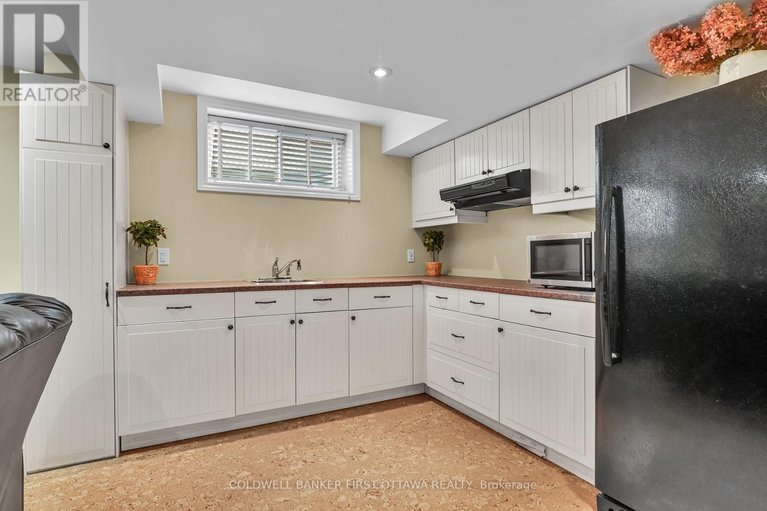 28913502/1878-montmere-avenue/notting-hillsummerside/ottawa/ontario/K4A0L7_28
