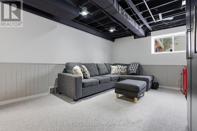 29378693/24-binscarth-crescent/glencairnhazeldean/ottawa/ontario/K2L1S1_20