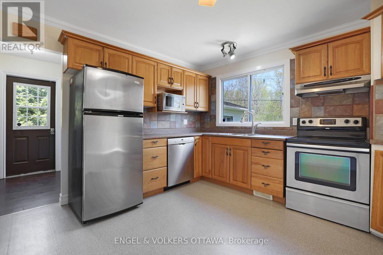 28304083/25-coldstream-drive/munster/ottawa/ontario/K0A3P0_22