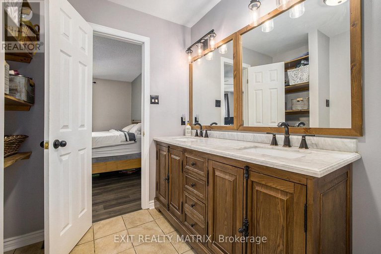 28615038/51-peterson-place/katimavik/ottawa/ontario/K2L4A8_28