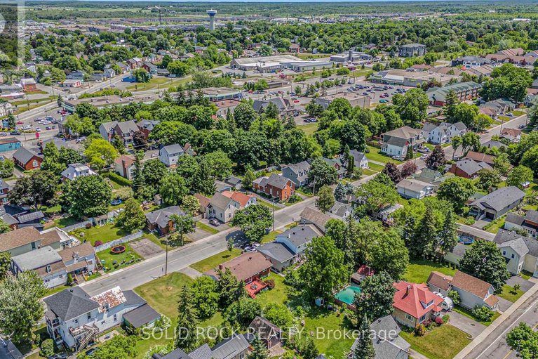28568795/33a-and-33b-napoleon-street/carleton-place/carleton-place/ontario/K7C2X4_46