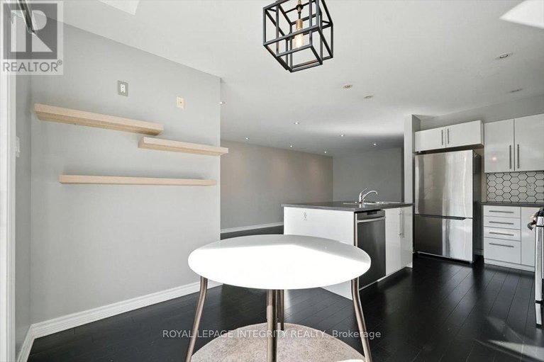 28587957/748-morningstar-way/mer-bleuebradley-estatesanderson-park/ottawa/ontario/K1W0G6_18