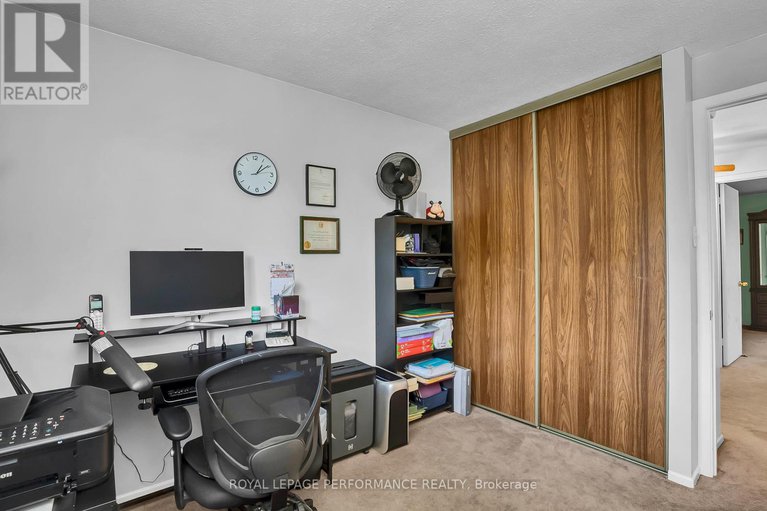 28226531/1752-lafrance-drive/queenswood-heights-south/ottawa/ontario/K1E2H2_25