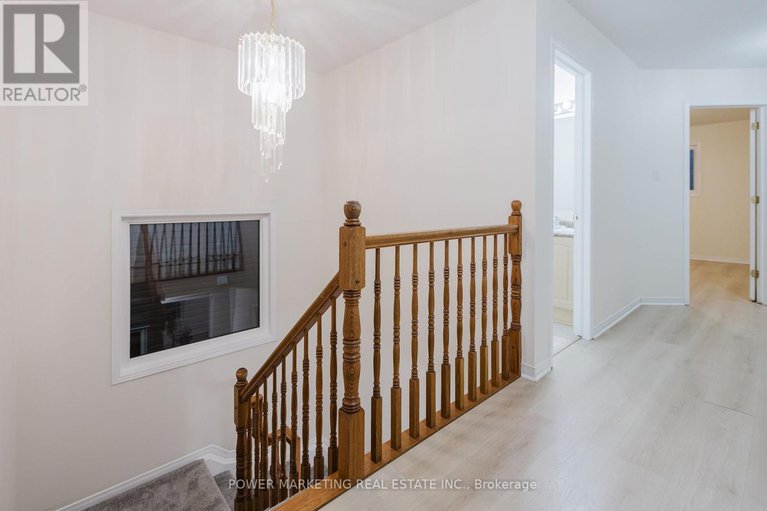 29074509/318-rustic-hills-crescent/springridgeeast-village/ottawa/ontario/K4A5A8_18