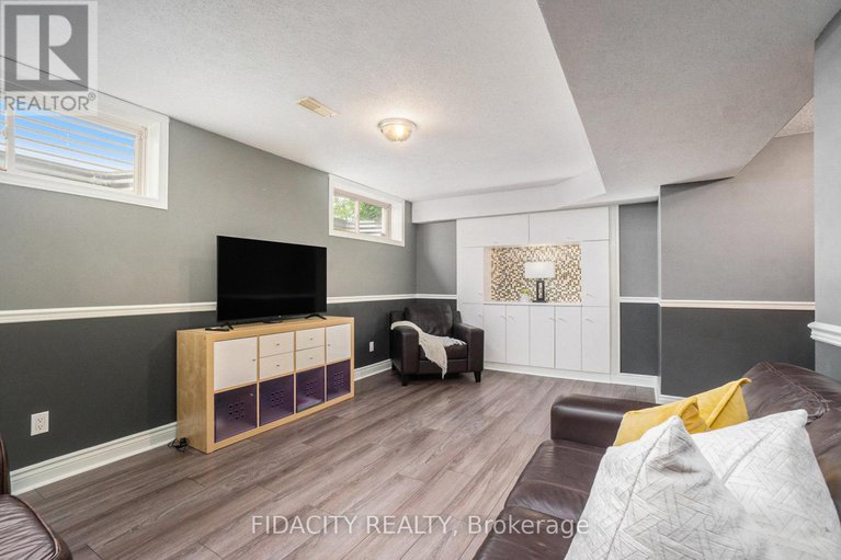 28652644/14-franklin-cathcart-crescent/stittsville-south/ottawa/ontario/K2S2A7_32