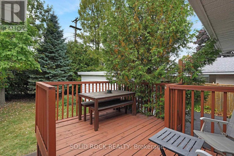 28902933/1034-riddell-avenue-s/braemar-park/ottawa/ontario/K2C2J7_21