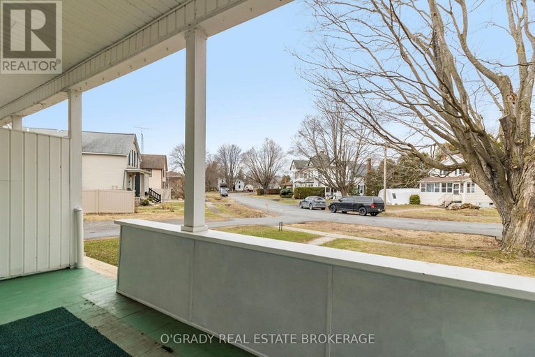 29613065/26-brouse-drive-e/iroquois/south-dundas/ontario/K0E1K0_13