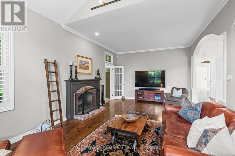 28923868/5557-pettapiece-crescent/manotick-village-manotick-estates/ottawa/ontario/K4M1C5_20