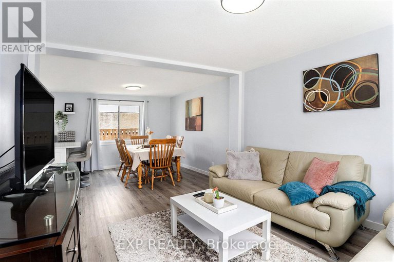 28484496/d-1520-beaverpond-drive/pineview/ottawa/ontario/K1B3R9_5