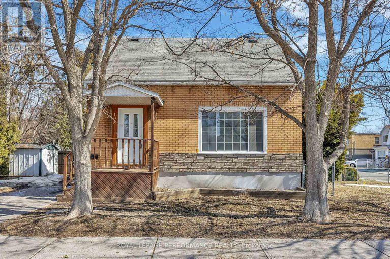 28423853/195-baribeau-street/vanier/ottawa/ontario/K1L7R4_2