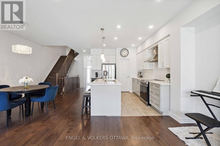 28568495/640-cordelette-circle/mer-bleuebradley-estatesanderson-park/ottawa/ontario/K1W0P2_11