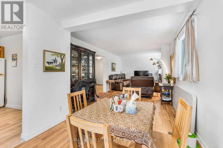 28285105/677-mathieu-way/fallingbrookpineridge/ottawa/ontario/K4A2R6_9