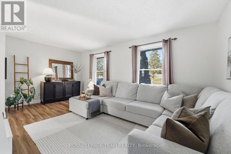 29452274/67-castlefrank-road/glencairnhazeldean/ottawa/ontario/K2L2E6_15