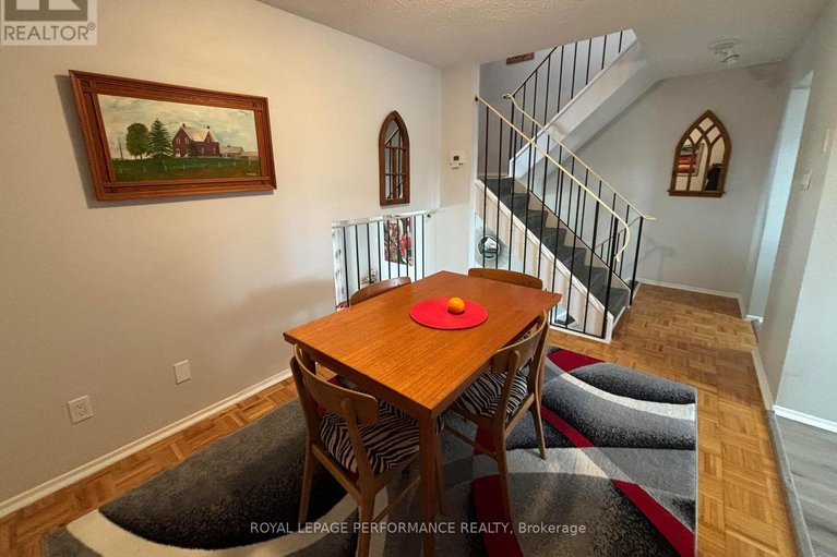 29049192/302-salter-crescent/beaverbrook/ottawa/ontario/K2K1Z3_13