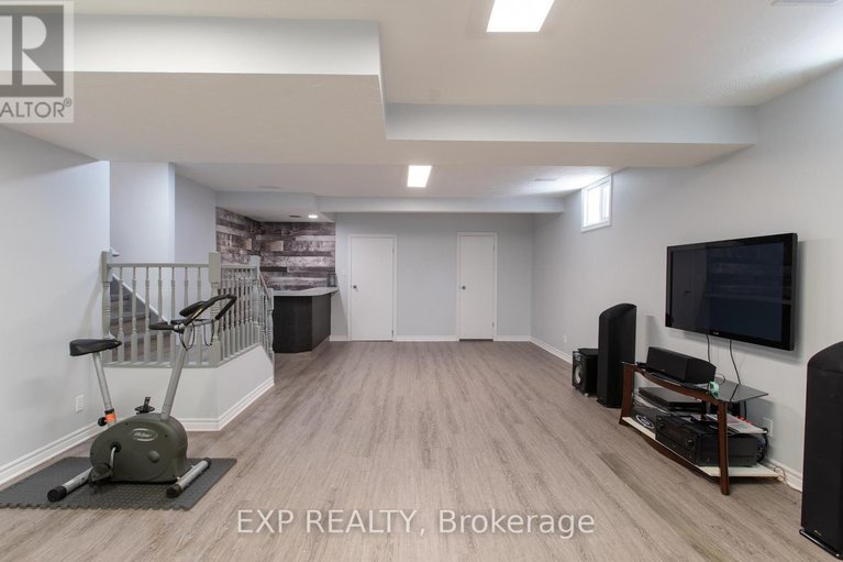 29593883/1534-rosebella-avenue/blossom-parkkemp-parkfindlay-creek/ottawa/ontario/K1T1E8_36