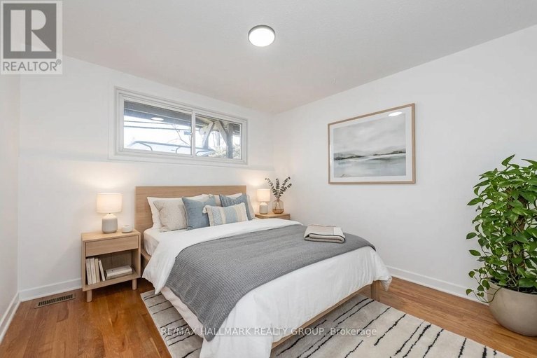 29665660/20-mulvagh-avenue/borden-farmstewart-farmcarleton-heightsparkwood-hills/ottawa/ontario/K2E6M6_26