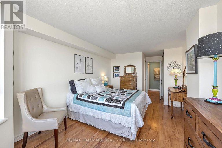 29641177/704-80-sandcastle-drive/leslie-park/ottawa/ontario/K2H9E7_20