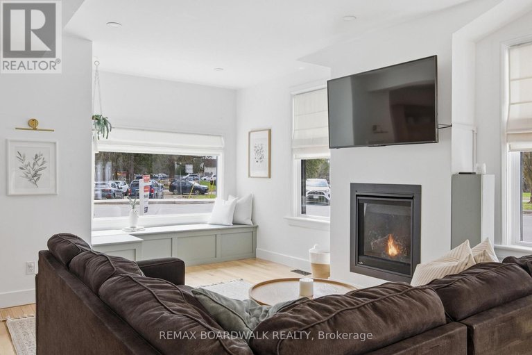 29643946/62-craig-street/village-of-russell/russell/ontario/K4R1A2_9