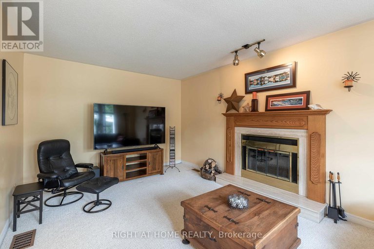 28541779/21-hime-crescent/hunt-club-park/ottawa/ontario/K1G4S1_13