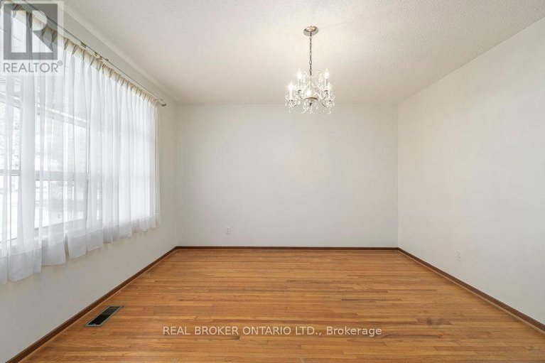 28986692/60-westpark-drive/blackburn-hamlet/ottawa/ontario/K1B3E5_4