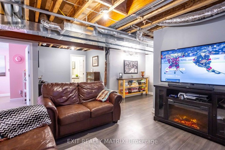 29378687/273-central-park-boulevard/village-of-russell/russell/ontario/K4R0E9_26