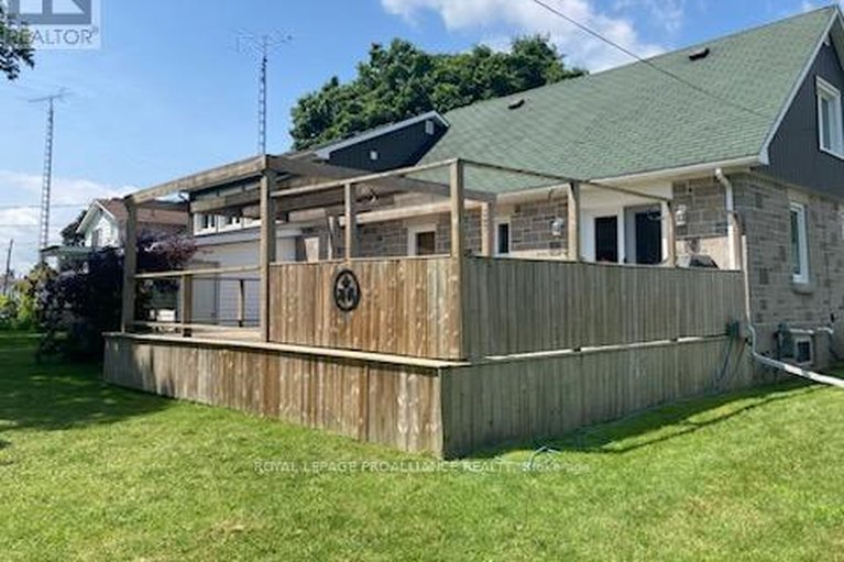 29460422/17-church-avenue/iroquois/south-dundas/ontario/K0E1K0_24