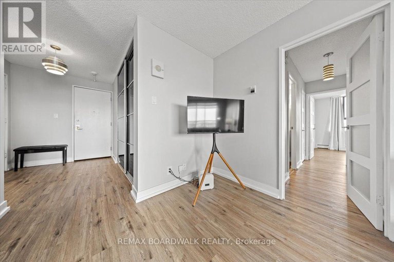 29565539/804-505-st-laurent-boulevard/viscount-alexander-park/ottawa/ontario/K1K3X4_27