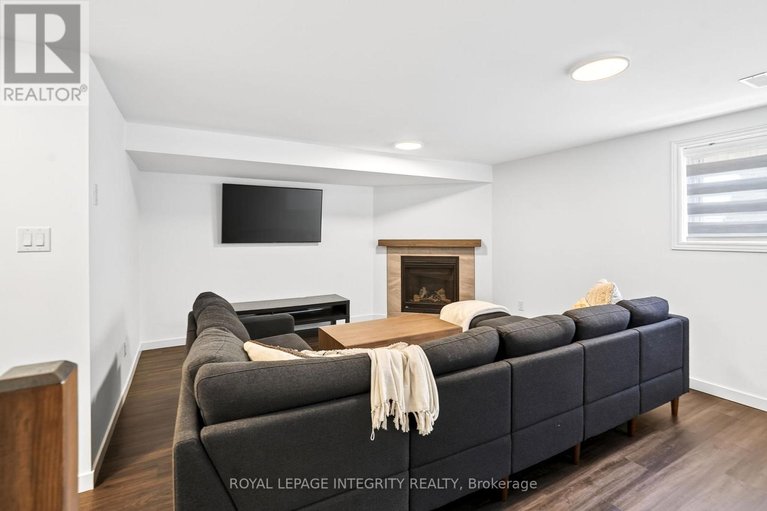 29586410/112-jardiniere-street/remainder-of-stittsville-area/ottawa/ontario/K2S2K2_35