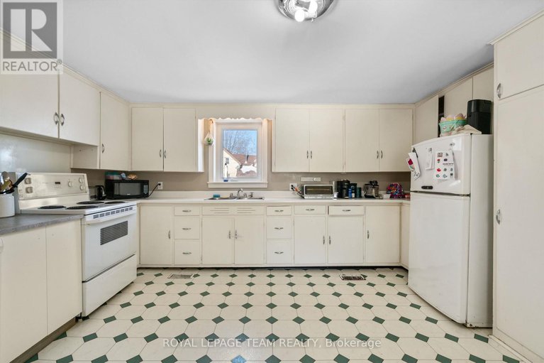 29425301/1727-reids-mills-road/north-dundas-mountain-twp/north-dundas/ontario/K0E1S0_14