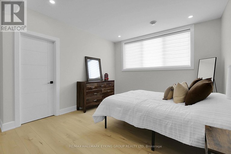 28550899/623-rowanwood-avenue/mckellarhighland/ottawa/ontario/K2A3E3_43