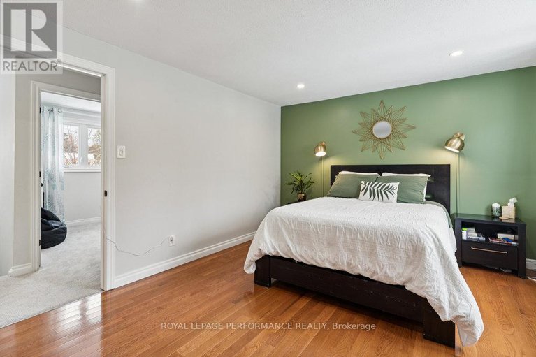 29100826/1798-woodhaven-heights/queenswood-heights-south/ottawa/ontario/K1E2W2_21