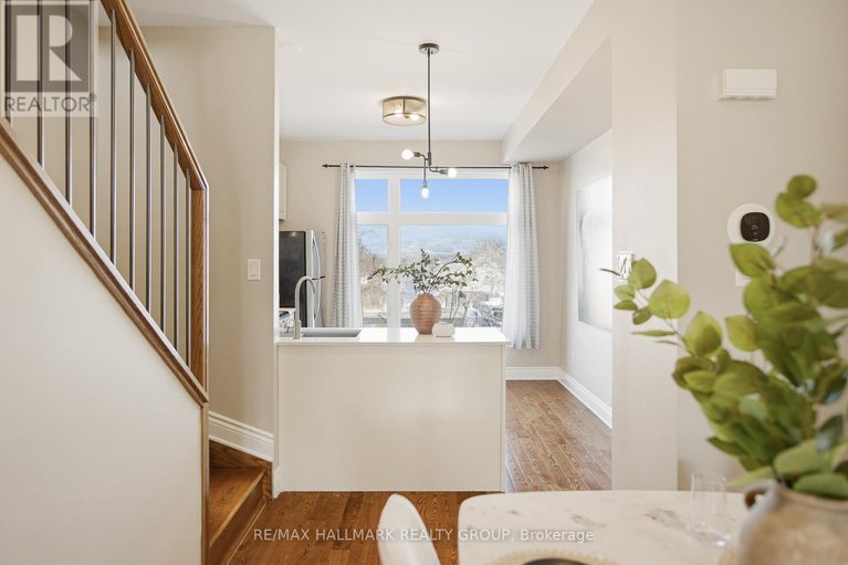 29582619/290-cambridge-street-n/west-centre-town/ottawa/ontario/K1R0B4_18