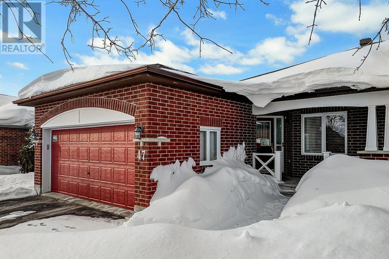 29371710/47-peregrine-crescent/bridlewood/ottawa/ontario/K2M2T2_3