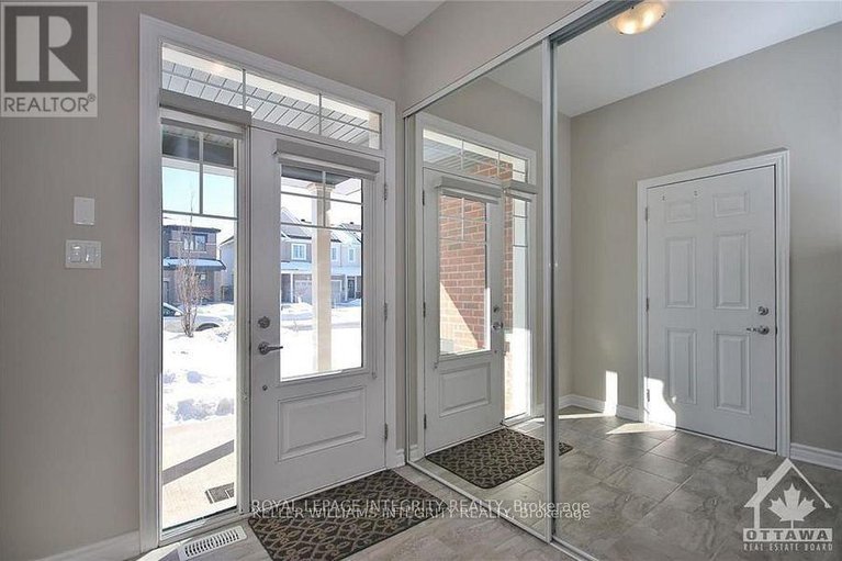 28601011/158-bandelier-way/stittsville-north/ottawa/ontario/K2S2J6_2