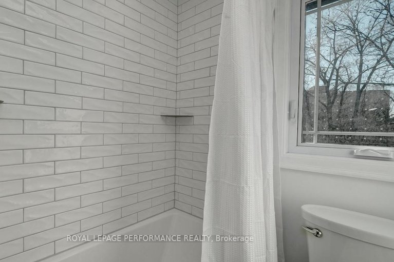 29647561/1638-abbey-road/riverview-park/ottawa/ontario/K1G0H3_32