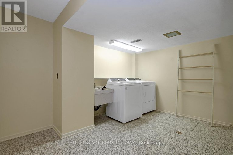 29078631/68-1947-stonehenge-crescent/pineview/ottawa/ontario/K1B4N7_27