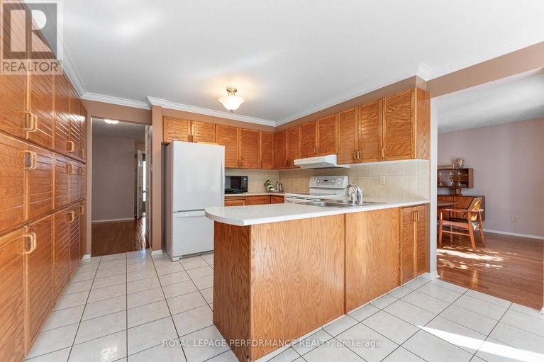 28877578/1848-thistleleaf-crescent/chapel-hill/ottawa/ontario/K1C5W7_12